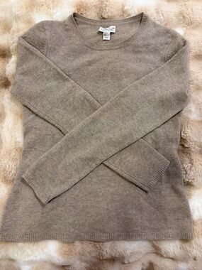 Adrienne Vittadini 100% cashmere Taupe Crewneck Sweater size medium